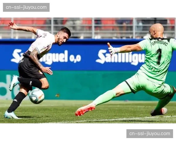 德米特罗维奇5次扑救难阻败局，西班牙人门将评分6.81